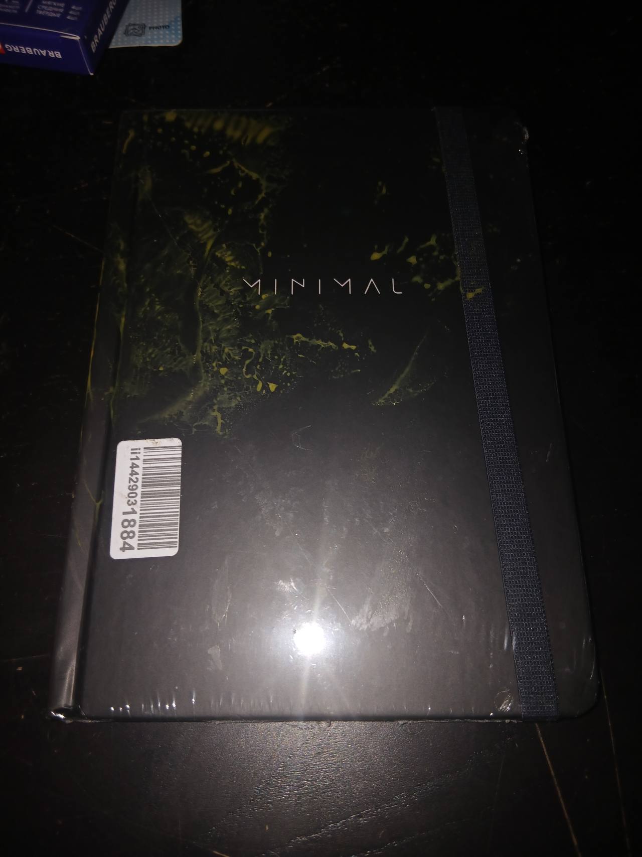 Сумка с надписью MINIMAL