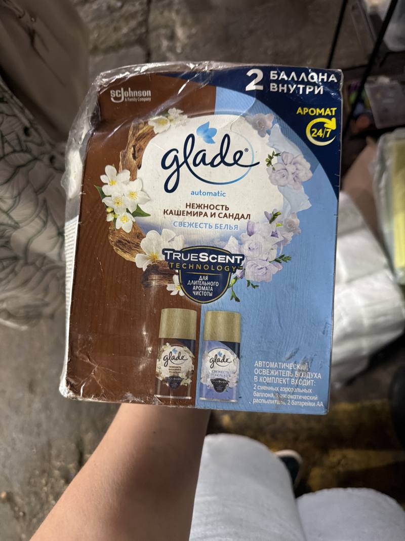 Glade Автоматический освежитель воздуха Нежность кашемира и сандал Свежесть белья