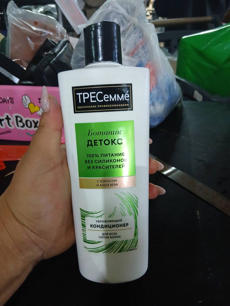 TRESemmé Ботаник Детокс увлажняющий кондиционер для всех типов волос