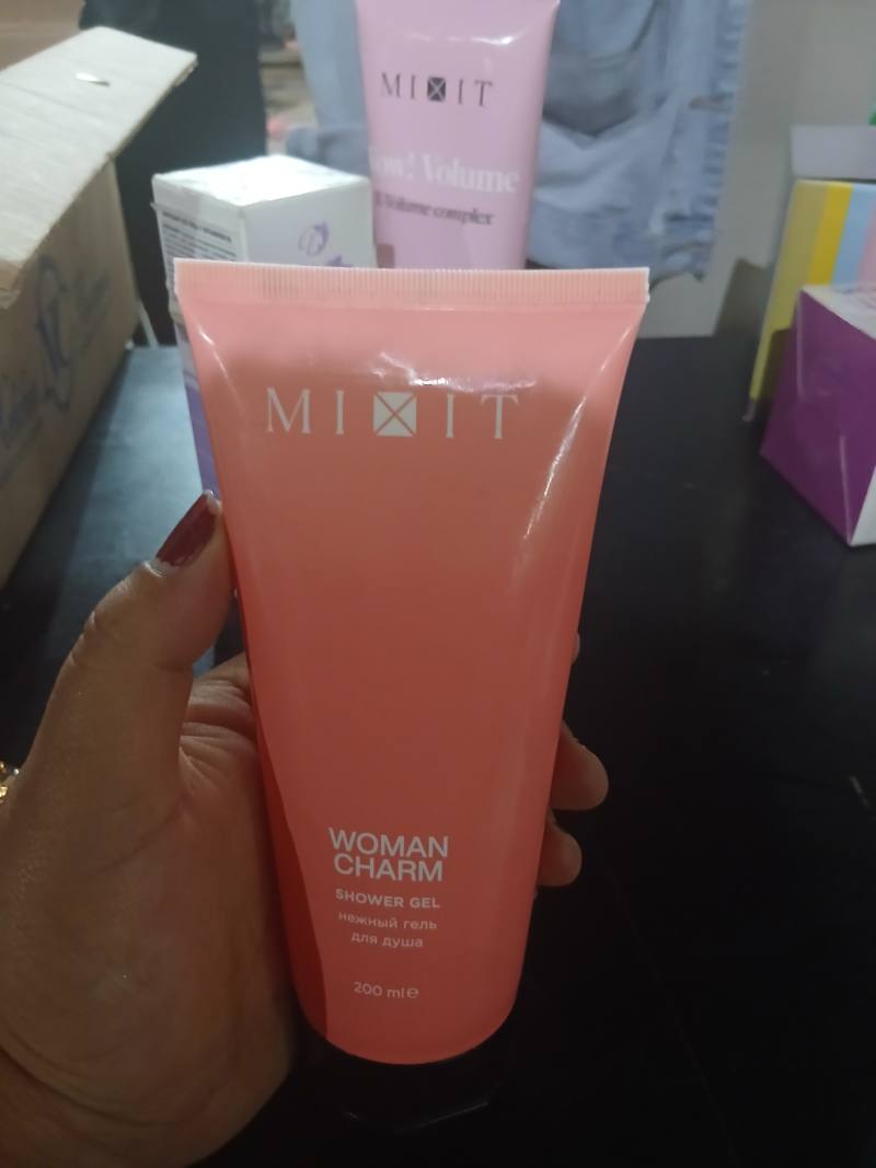 MIXIT WOMAN CHARM SHOWER GEL нежный гель для душа