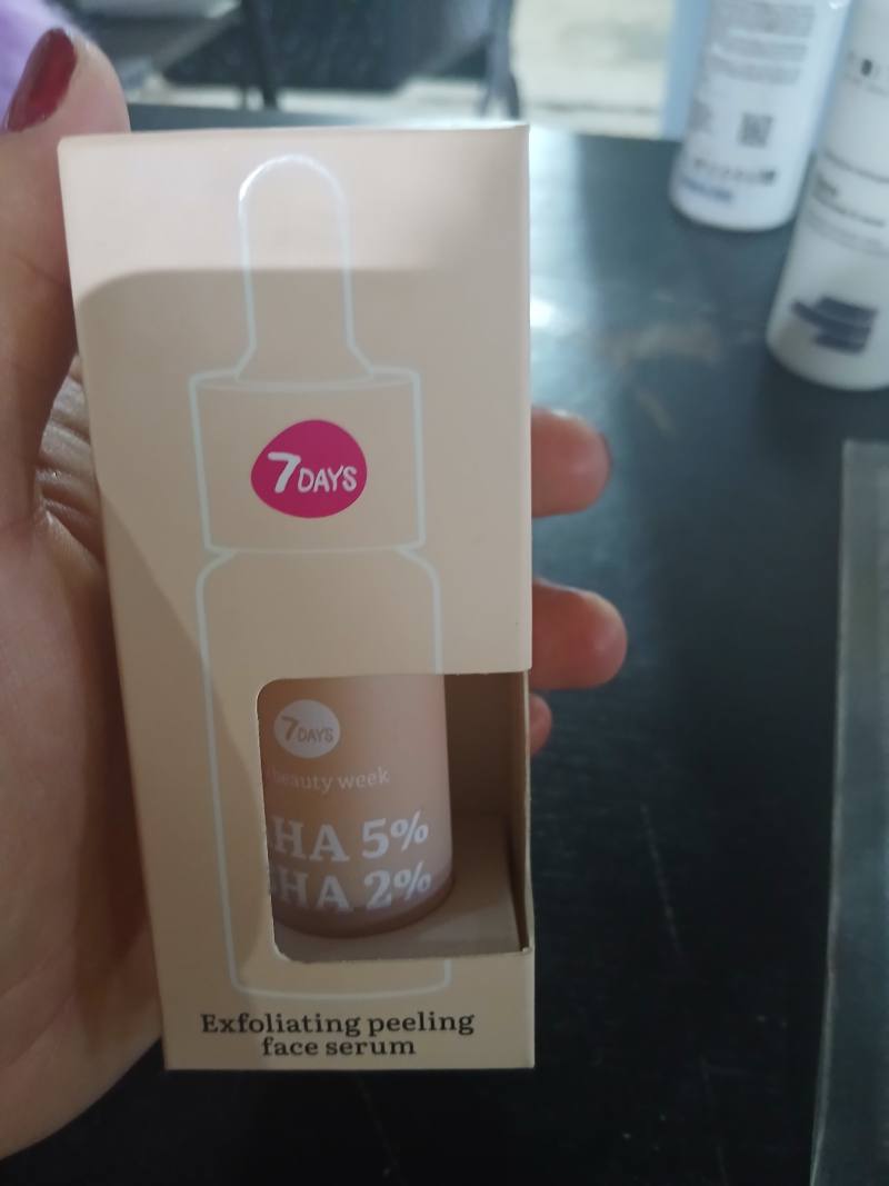 Exfoliating peeling face serum