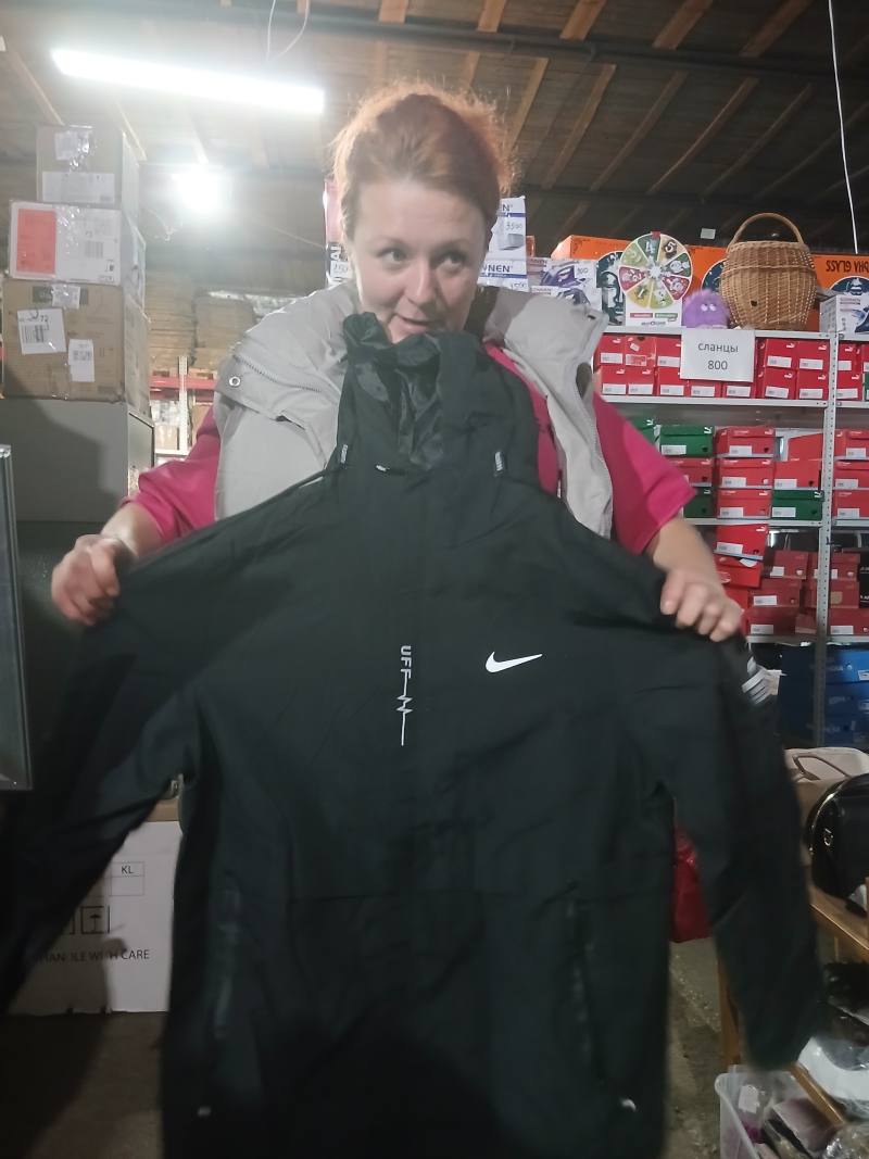 Чёрный текстильный фартук с логотипом Nike