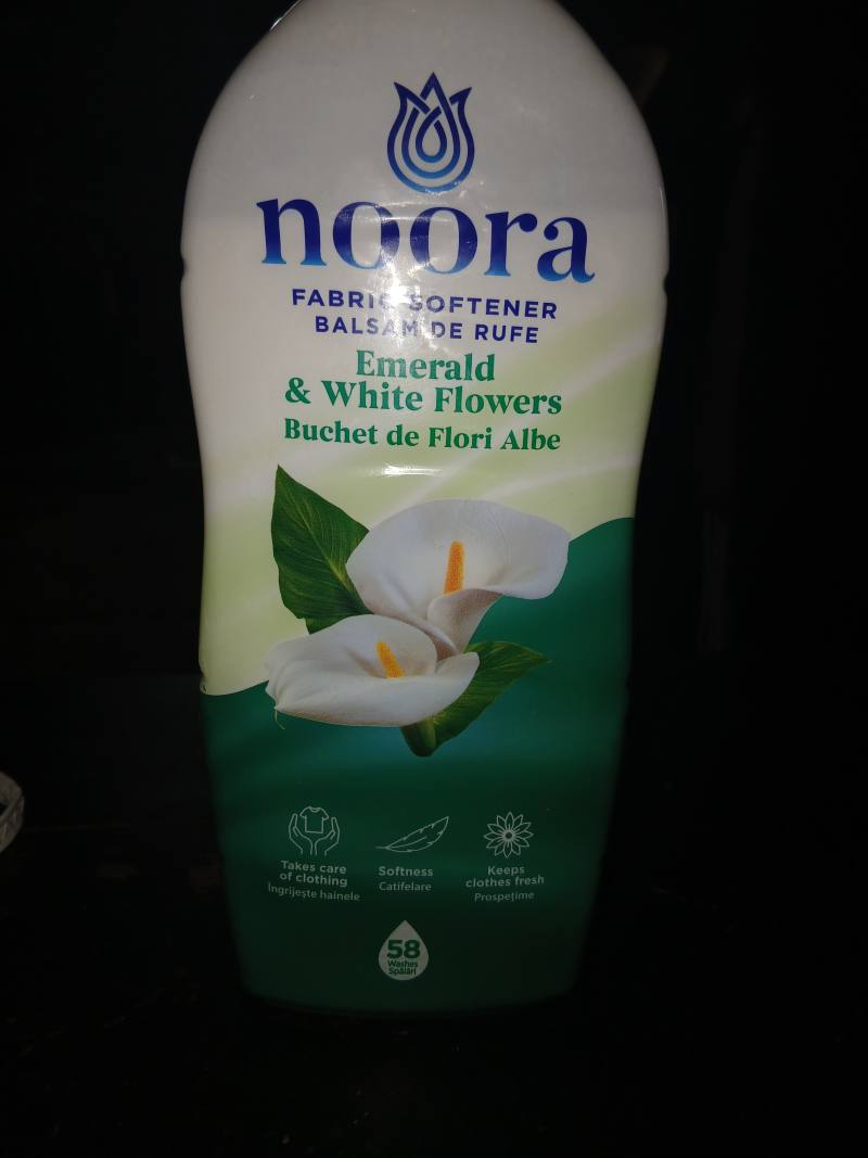 Кондиционер для белья Noora Emerald & White Flowers