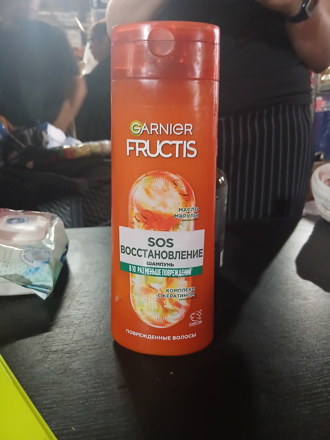 Garnier Fructis SOS Восстановление шампунь с маслом марулы и комплексом с кератином