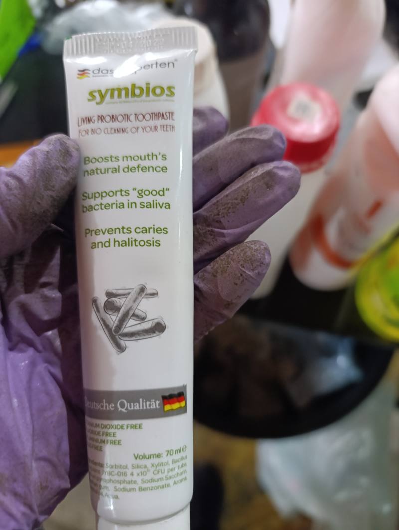 Living Probiotic Toothpaste for Bio Cleaning
