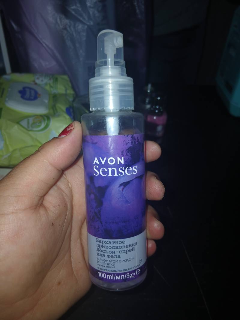 AVON Senses Бархатное прикосновение Лосьон-спрей для тела с ароматом орхидеи и черники