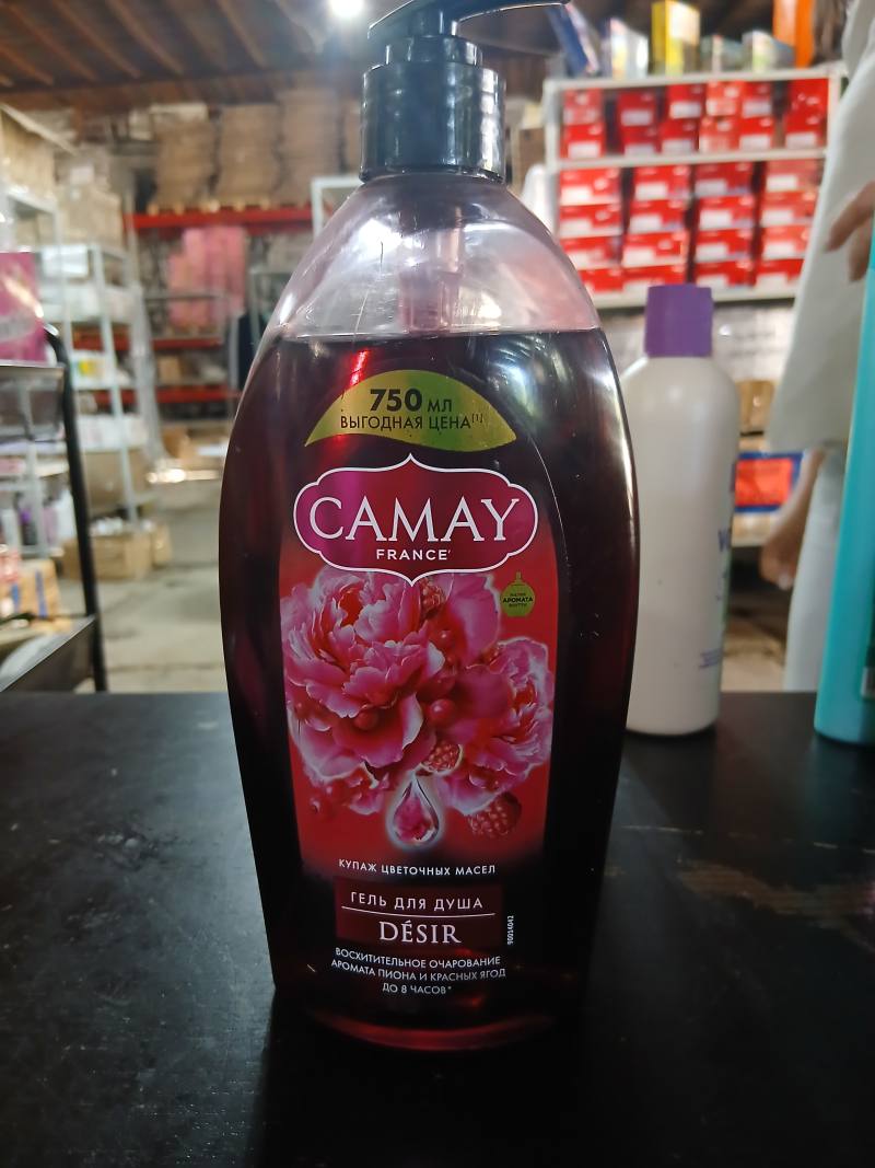 Гель для душа CAMAY DÉSIR Купаж цветочных масел Аромат пиона и красных ягод